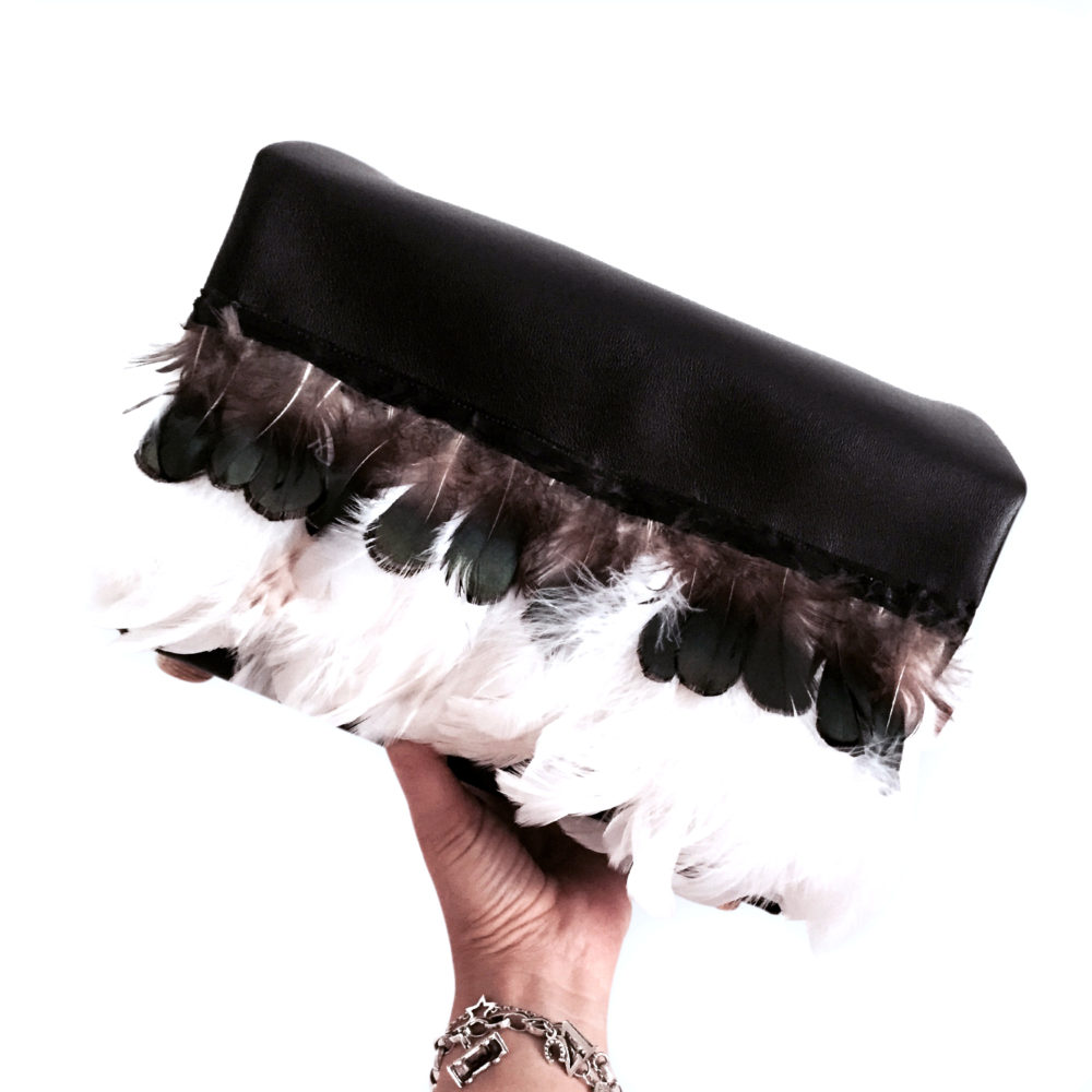 One Plumas Blancas